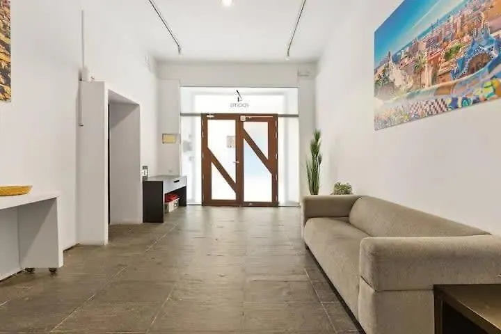 Apartamento Huge Duplex With Private Garden Next To Las Ramblas Barcelona España
