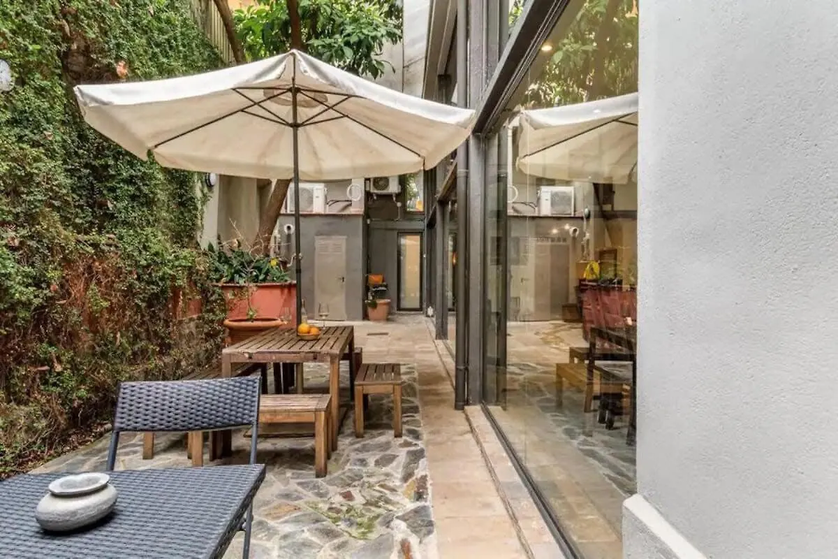 Apartamento Huge Duplex With Private Garden Next To Las Ramblas Barcelona España