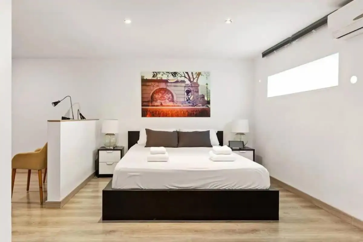 Huge Duplex With Private Garden Next To Las Ramblas Barcelona 0*,  España
